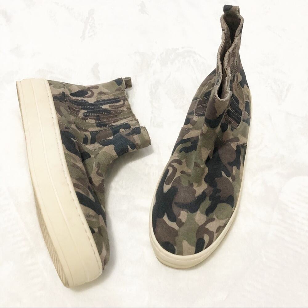 J/Slides NYC hypo top green camo sneaker high rise size 8